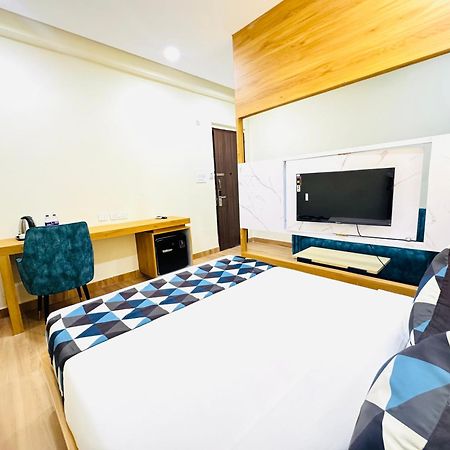 היידראבד White Ridge Premium Hotel מראה חיצוני תמונה